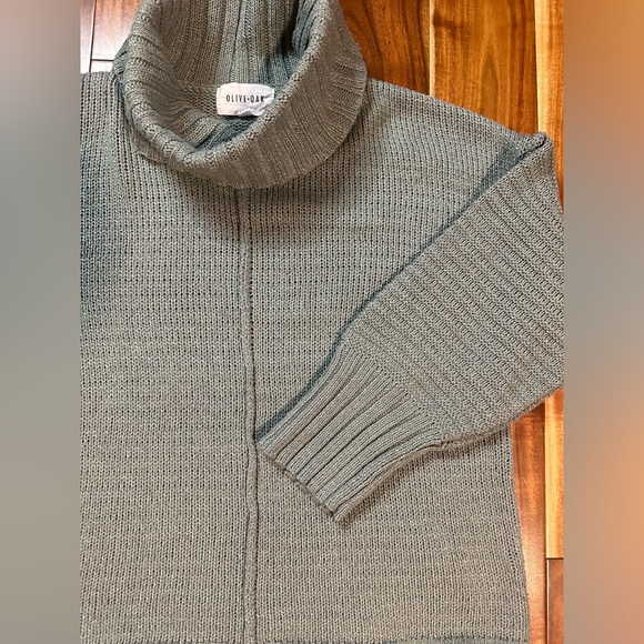 Olive & Oak Cowl Neck Sweater - Picture 3 of 10